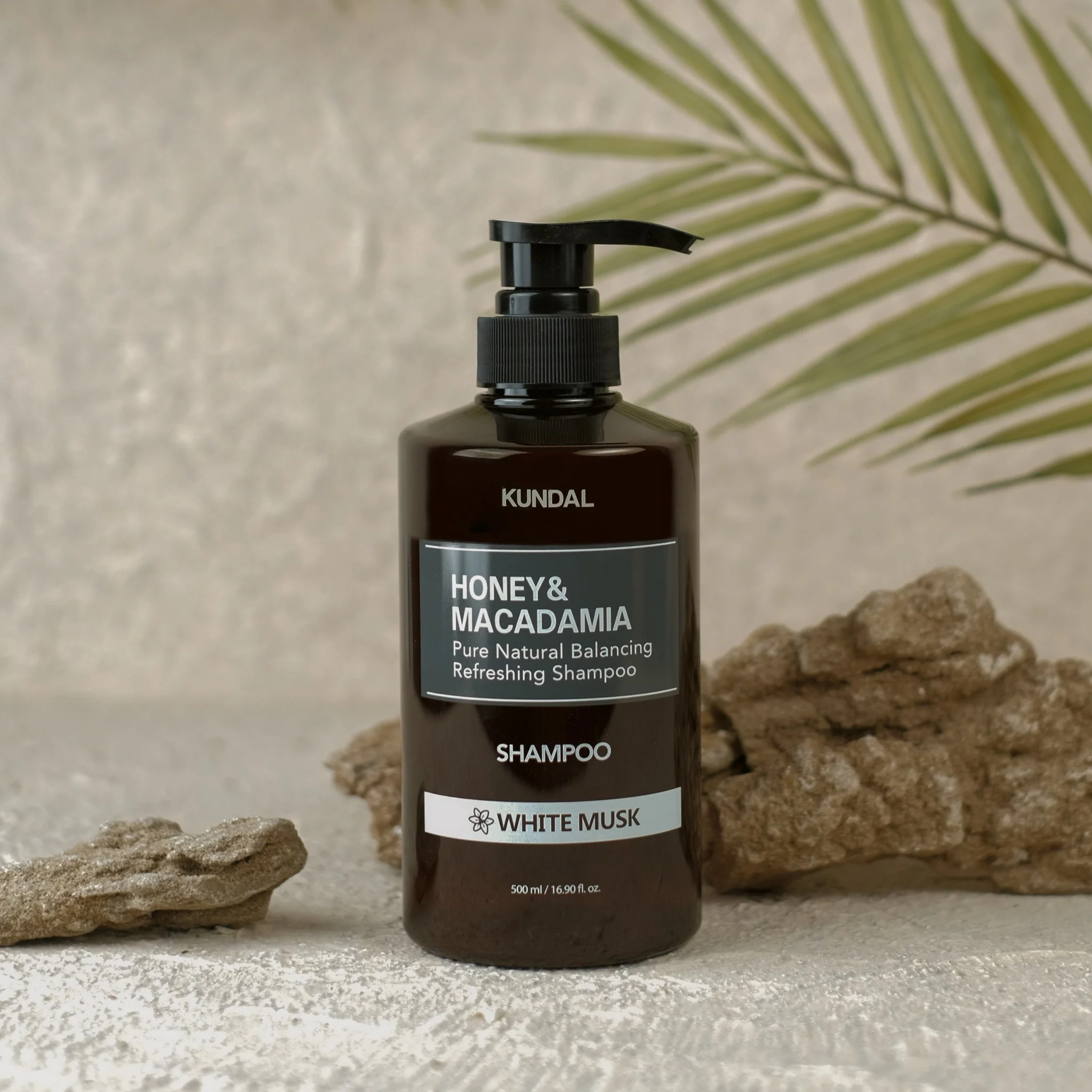 KUNDAL HONEY & MACADAMIA Odświeżający szampon do włosów, White Musk 500 ml - Image 2