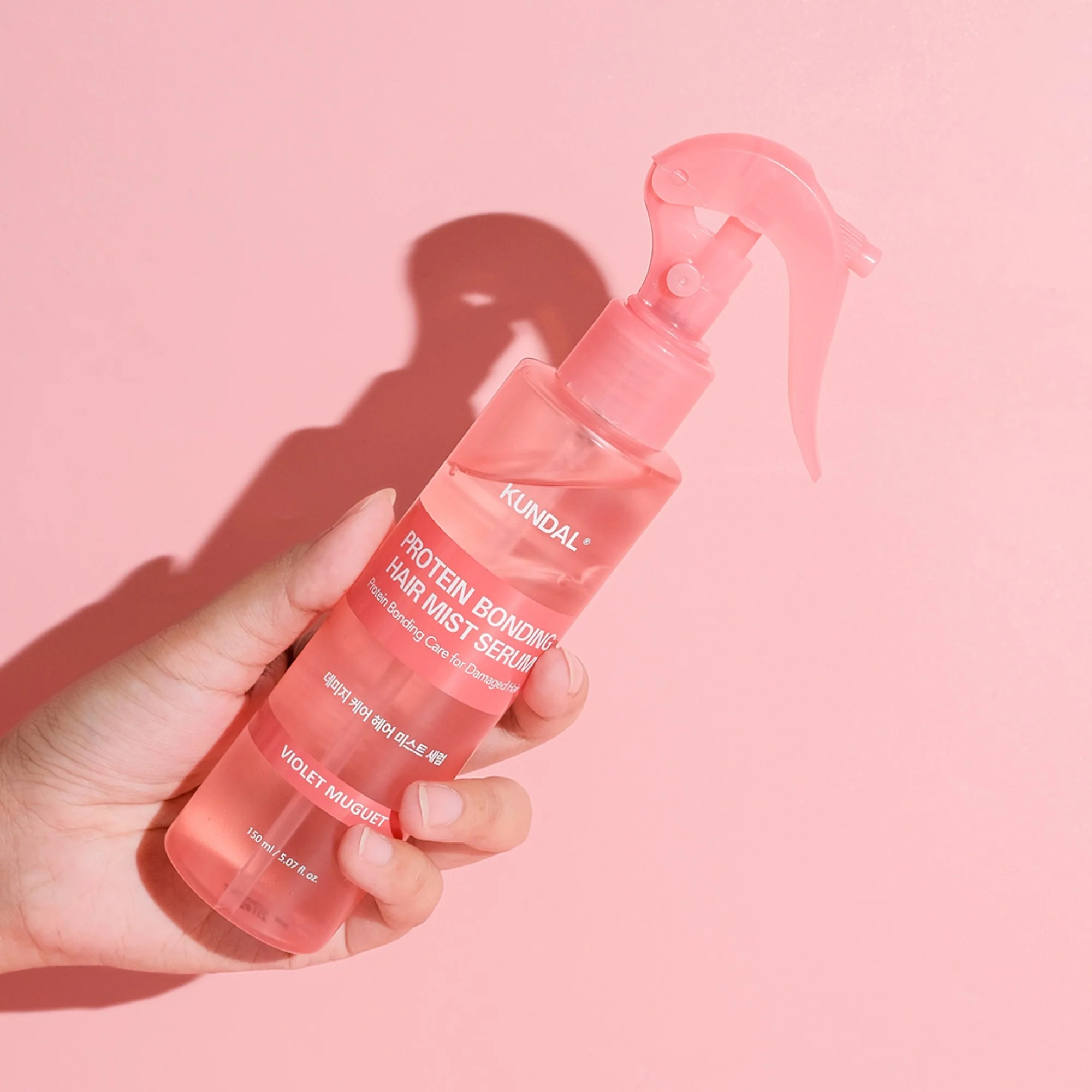 KUNDAL PROTEIN BONDING Intensywnie odżywiająca dwufazowa mgiełka-serum Violet Muguet 150 ml - Image 3