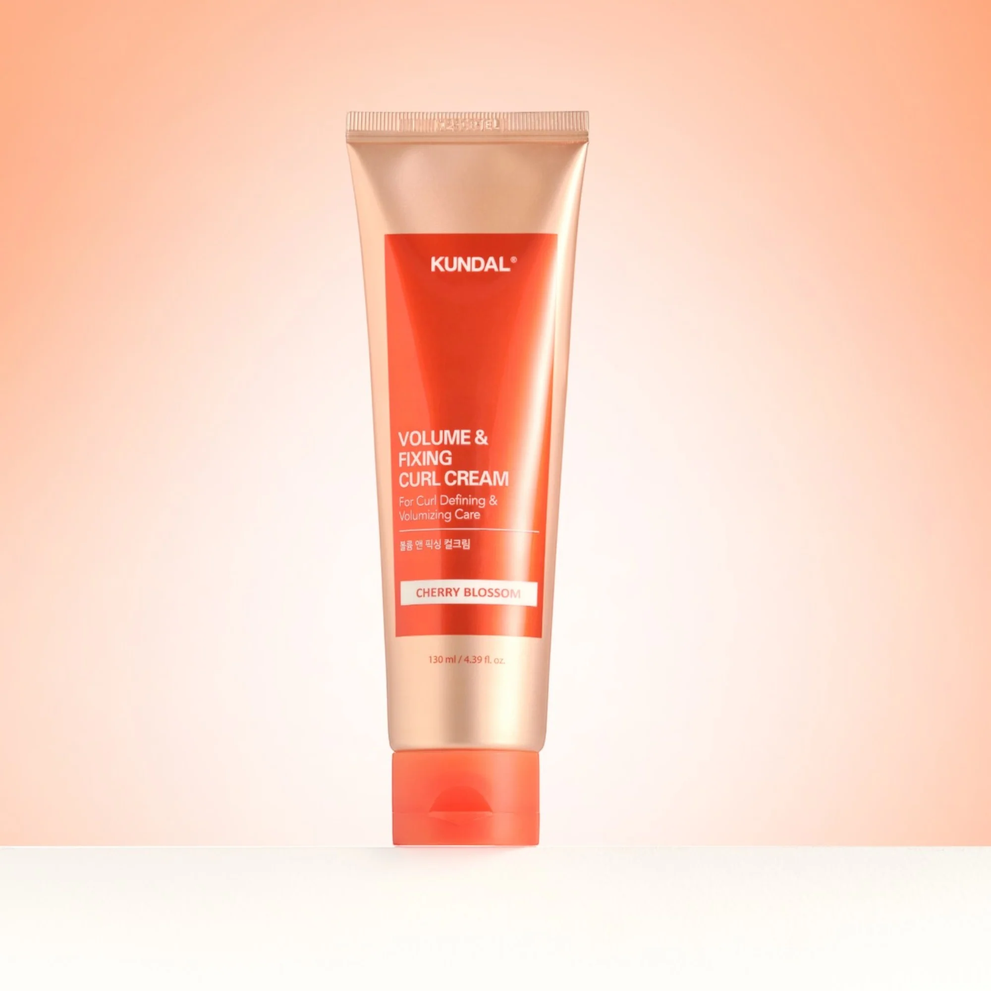 KUNDAL VOLUME & FIXING CURL CREAM Krem zwiększający objętość i podkreślający skręt loków Weddling Bouget 130 ml - Image 2