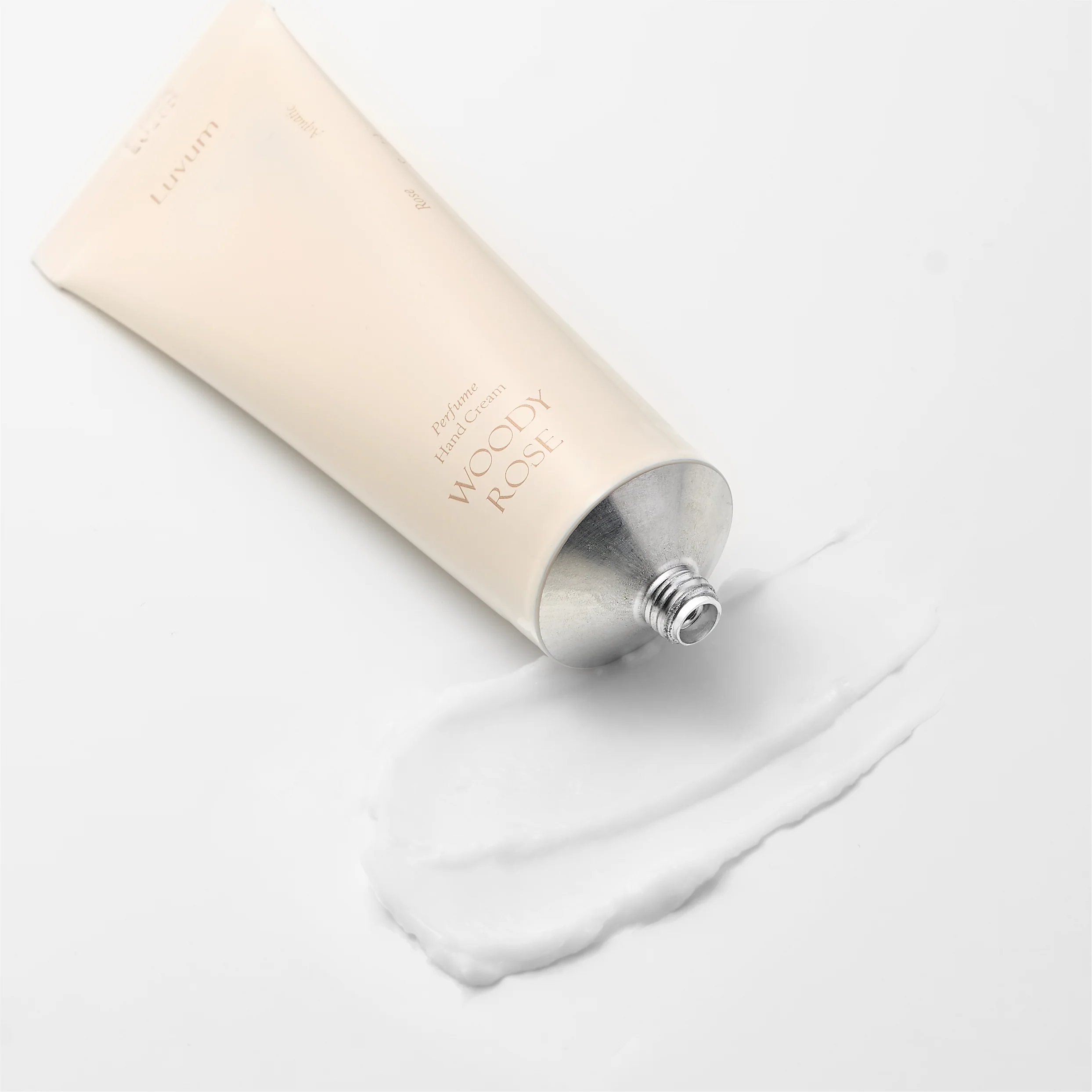 LUVUM PERFUME HANDCREAM WOODY ROSE Lekki, nawilżający krem do rąk o zapachu róży i drzewa sandałowego 50 ml - Image 3