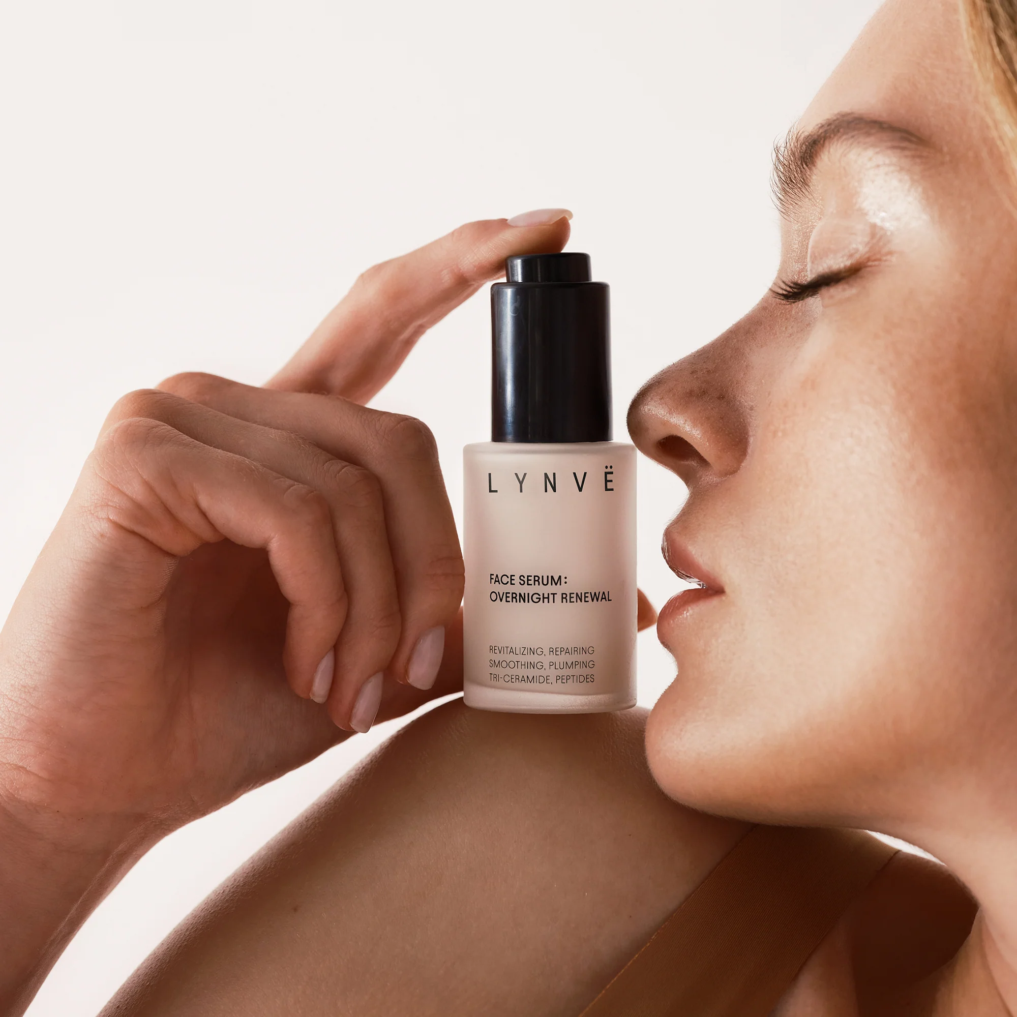 LYNVË OVERNIGHT RENEWAL Serum regenerujące 30 ml - Image 5