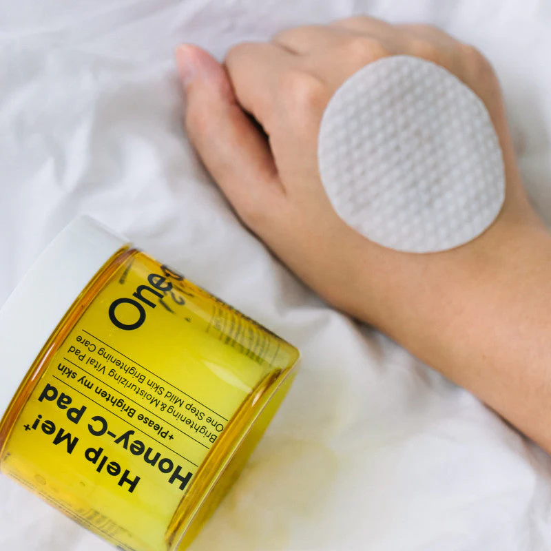 ONE-DAY’S YOU HELP ME HONEY-C PAD Rozjaśniające płatki tonizujące 125 ml (60 szt.) - Image 2